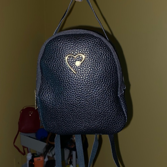 Obsidian - Picture 1 of 3